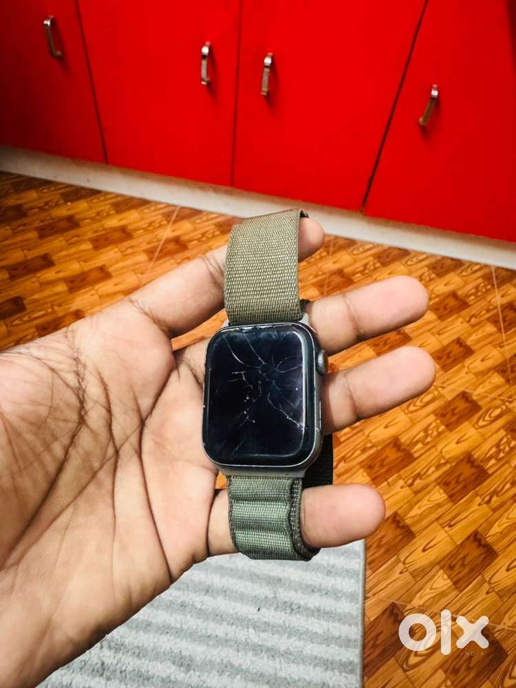 Apple watch series 4 (Cellular)
