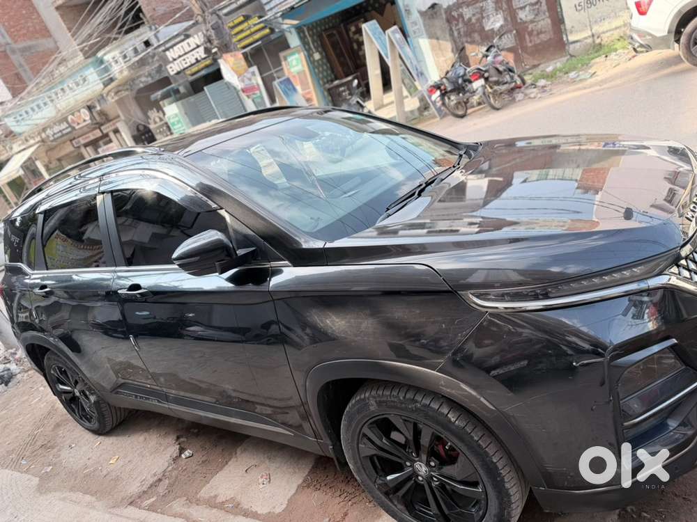 MG Hector Plus 2024 Petrol 40000 Km Driven