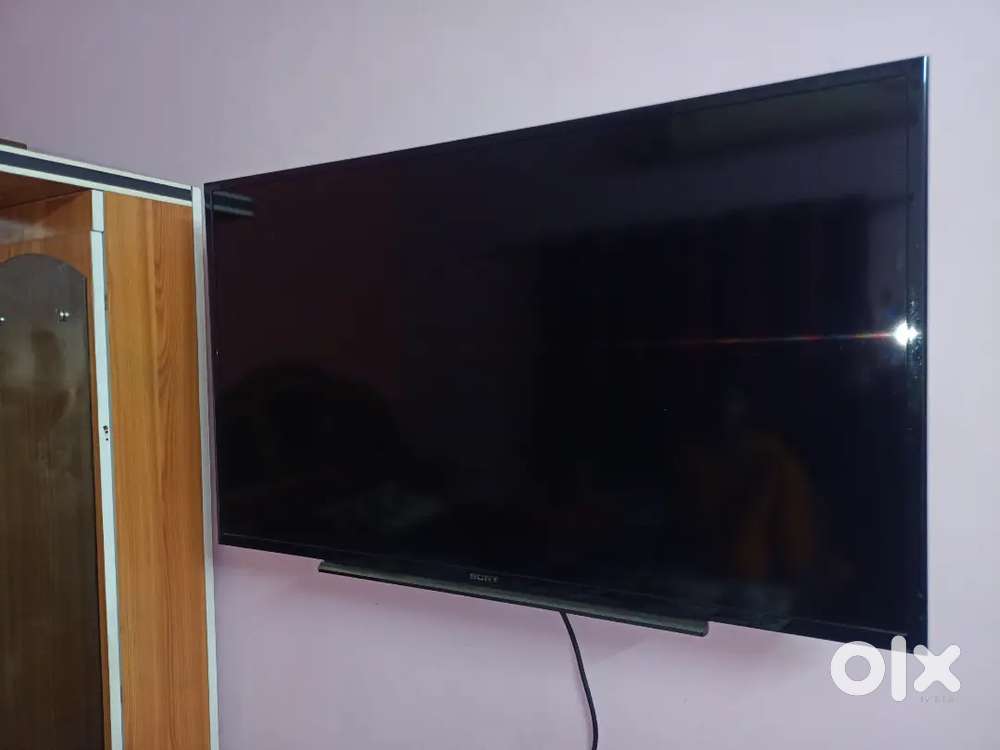 Sony Bravia 40 inchs semi smart screen share