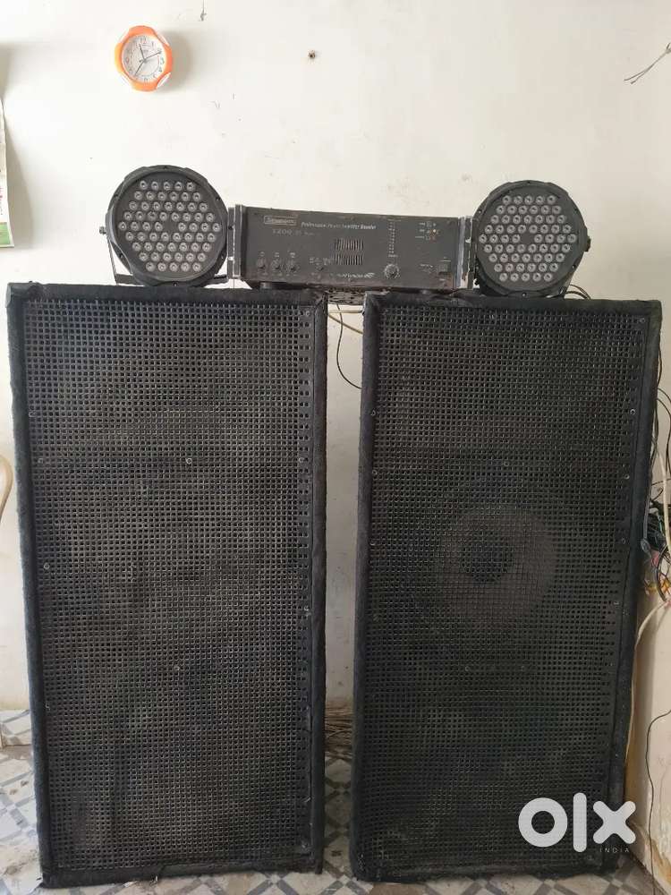 Dj 2 speaker  1 amp with 2 colorful light