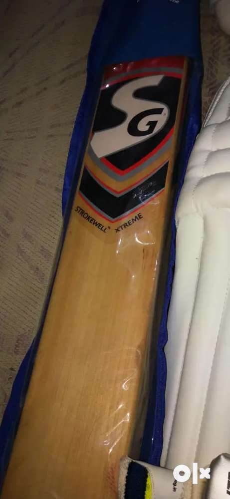 SG cricket set