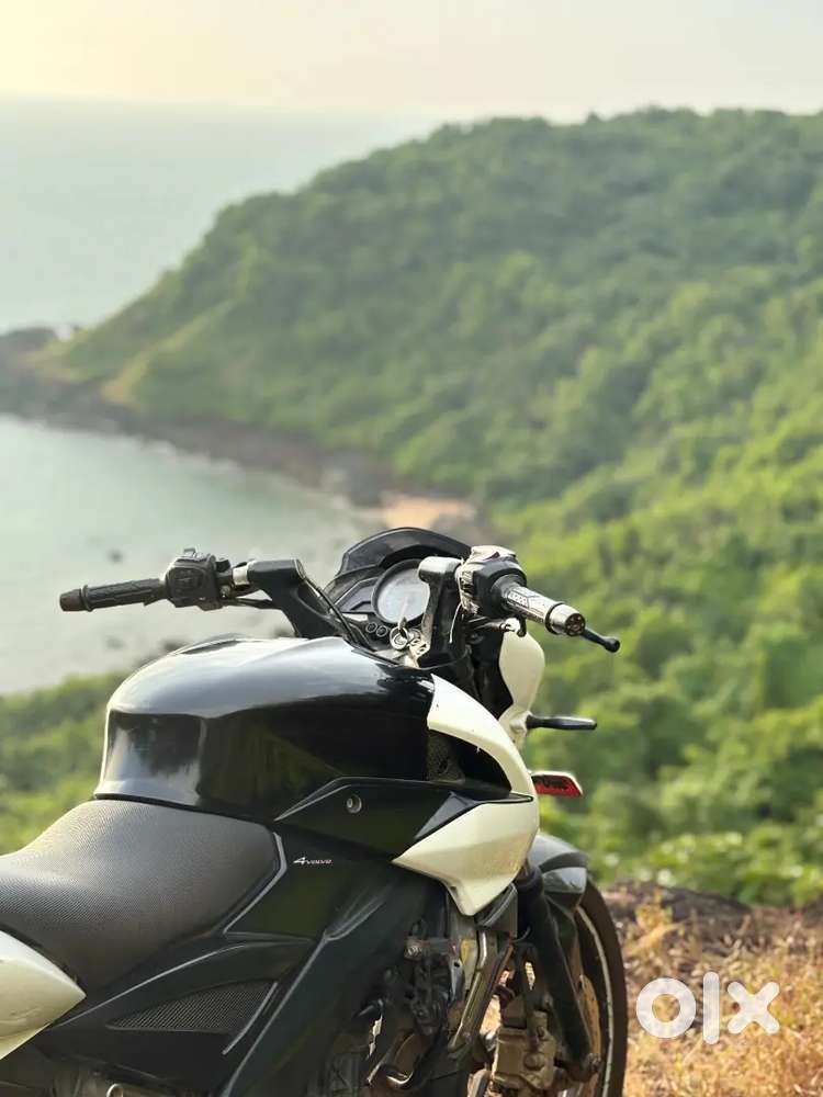 Bajaj ns 200