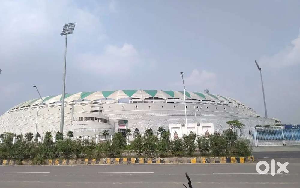 इकाना स्टेडियम के नजदीक आवासीय प्लॉट बैंक लोन
