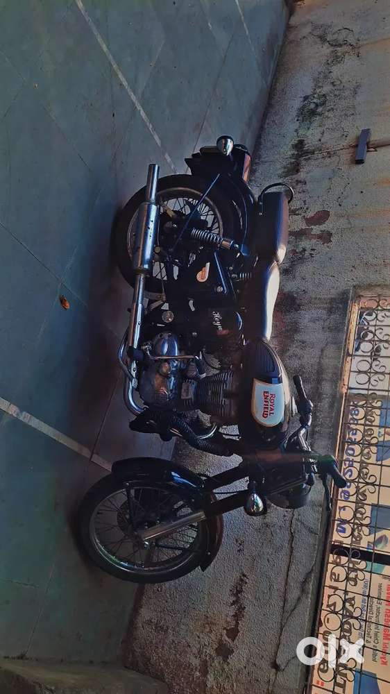 Classic 350 royal enfield black