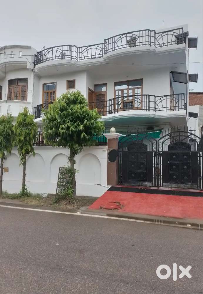 Beautiful 2bhk semifurnished house for rent(  family)