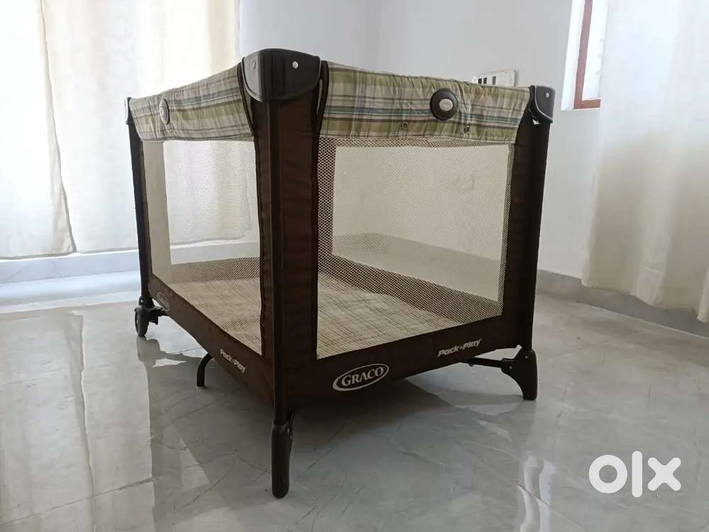Imported Graco Pack and Play Bassinet for Babies