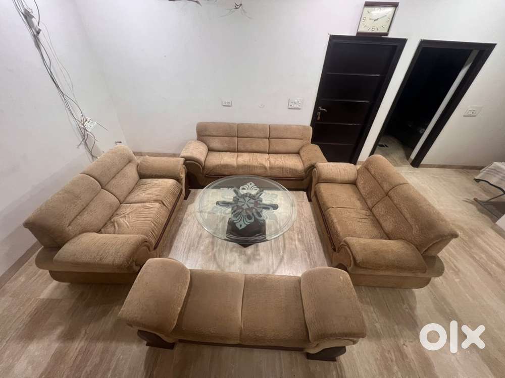 Nine seater sofa set with center table