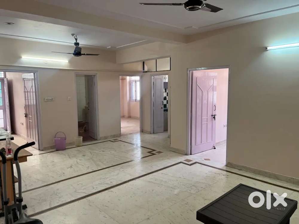 3bhk semi furnished flat for rent in vaishali nagar