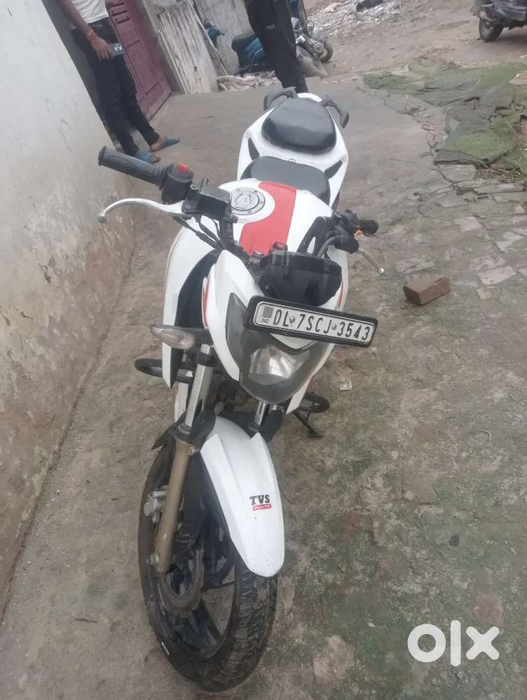 RTR 200 4V Apache new condition