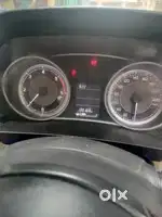 Private car h madam ki voo chala ni h