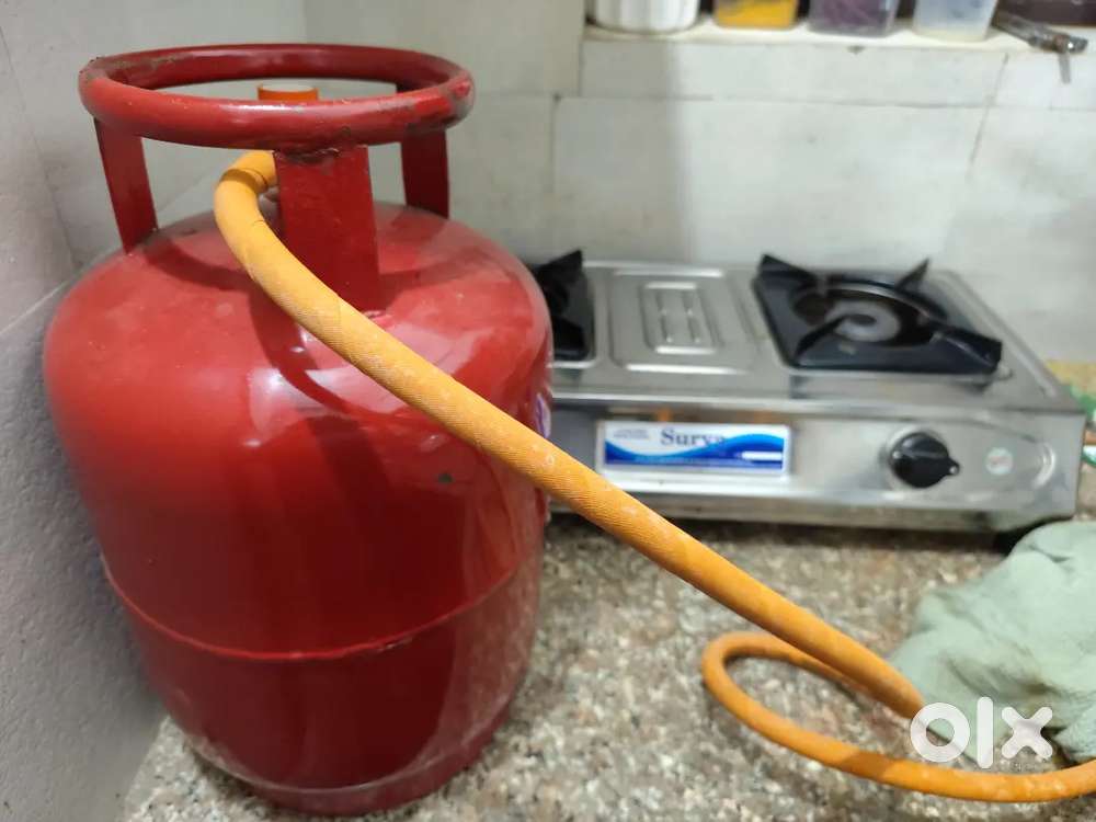 Stove with attached 8kg cylinder