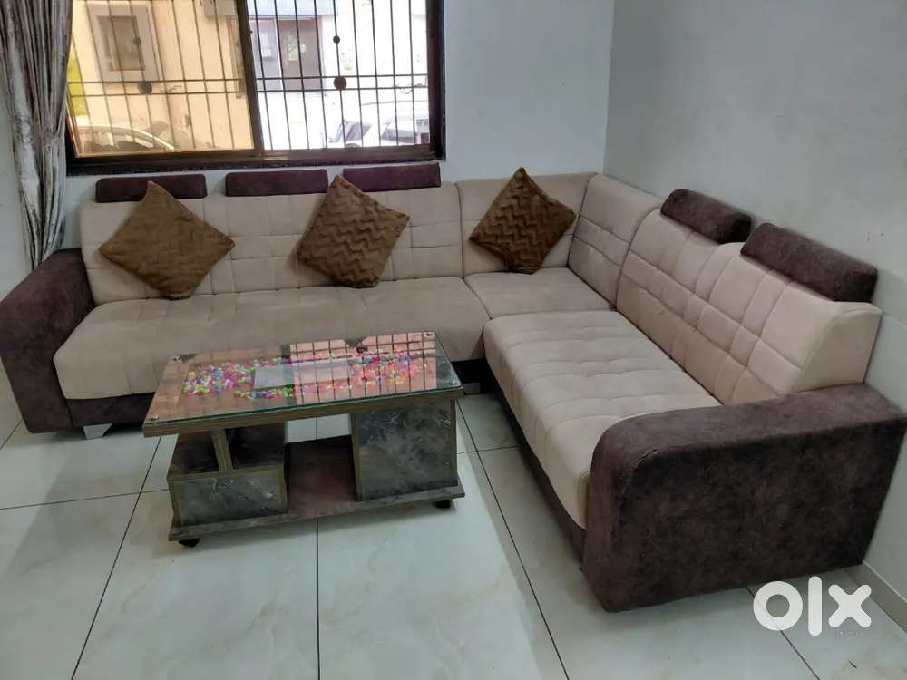 Sofa set with table