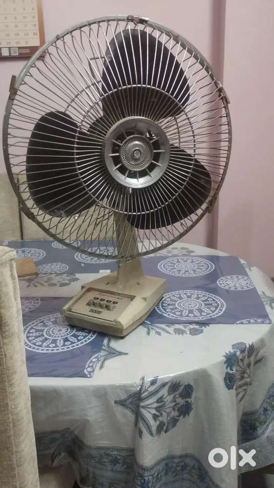 Usha Table fan