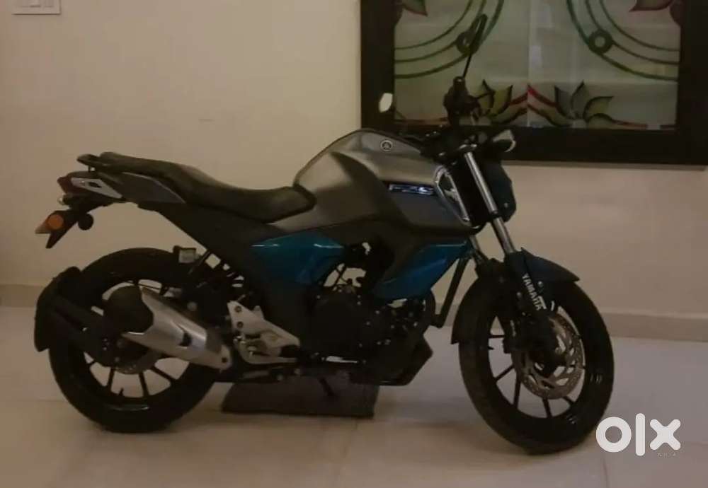 Yamaha FZ-S FI 2021  Single Owner  6000 KM  Excellent Condition