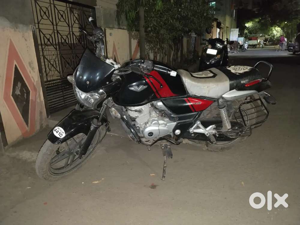 One hand use daily drive only 20km. Urgent money need for sale bike