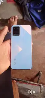 Argent paisa chahiye    ok condition  8/128. Vivo y 33 s