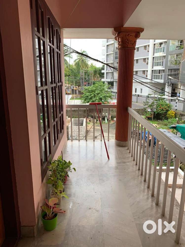 House for lease in thevara ferry