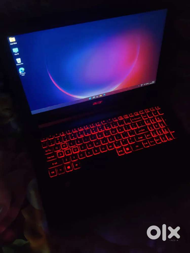 Acer Nitro ryzen 5 16gb Ram 512gb 560x max graphics backlight keyboard