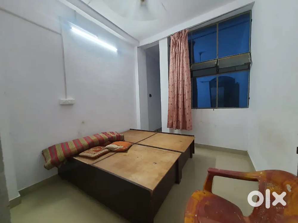 Independent 2 room set with attached bathroom and kitchen hall