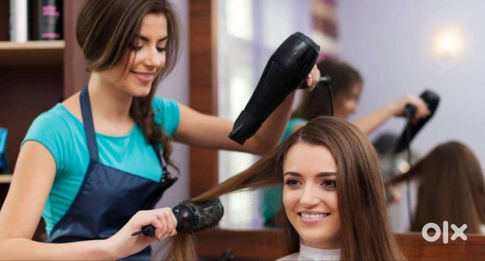 Wanted Female Senior Hair Stylist / Dresser for Premium Women Salon