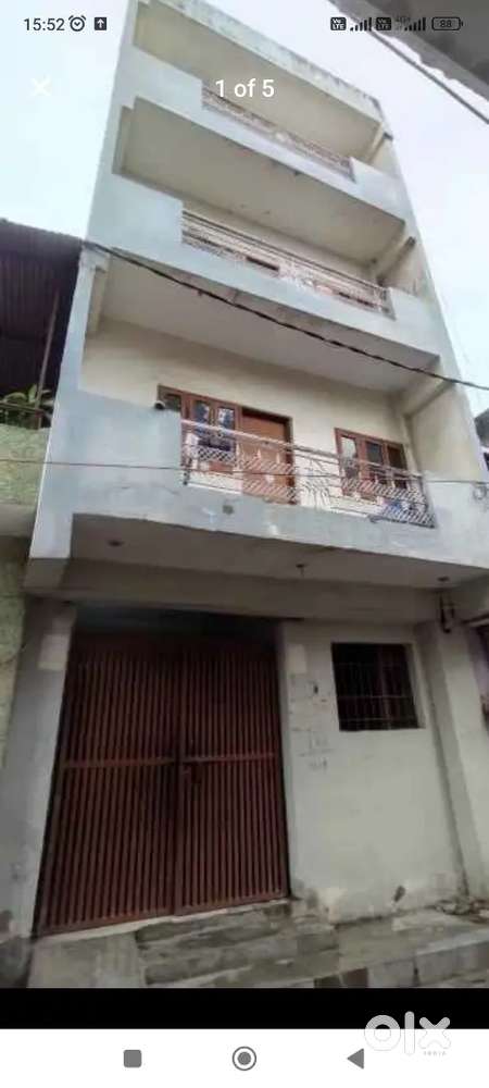 Bachlor Room atach lat bath