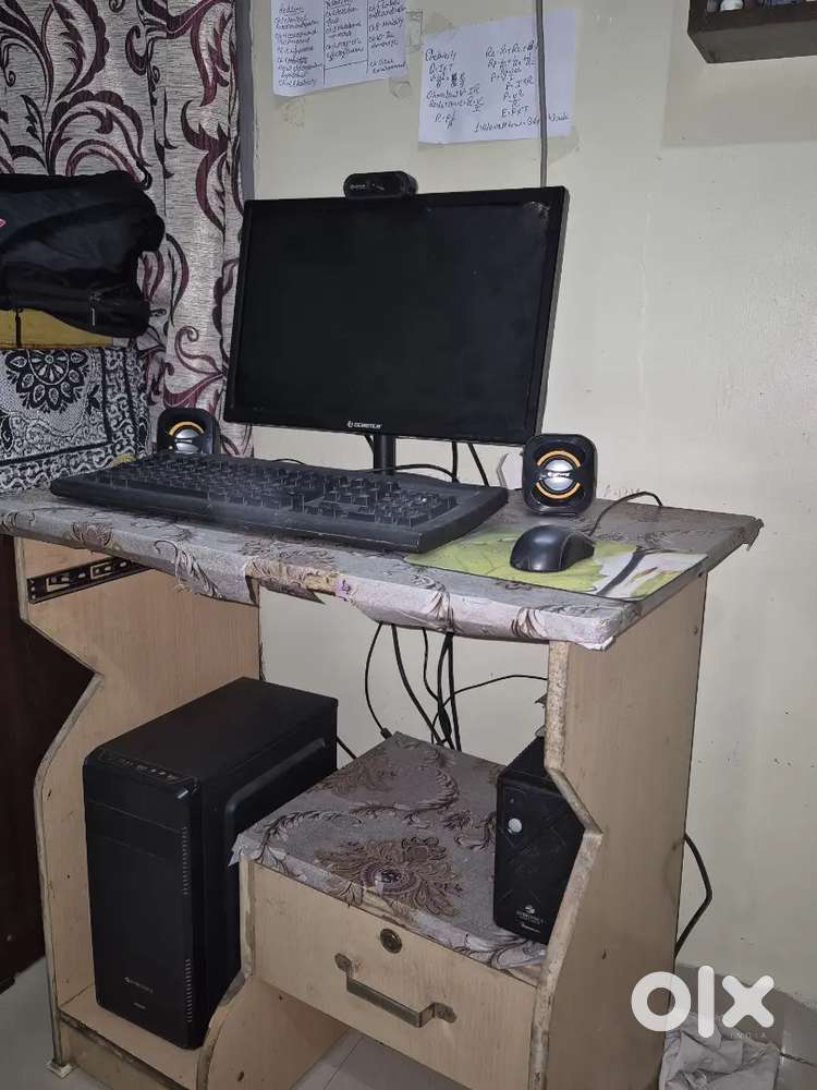 Computer webcam plus ups plus keyboard plus speaker etc means ful set