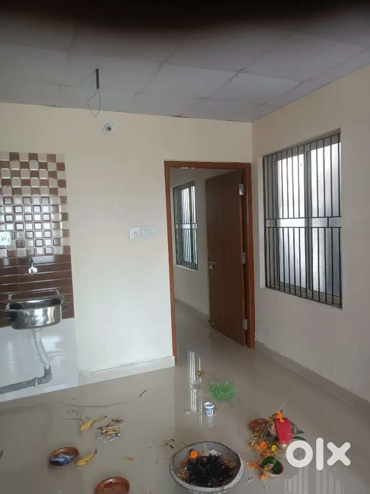 2 bhk 2 nd floor Rs 14,000 for family or bachlear near pattia chak
