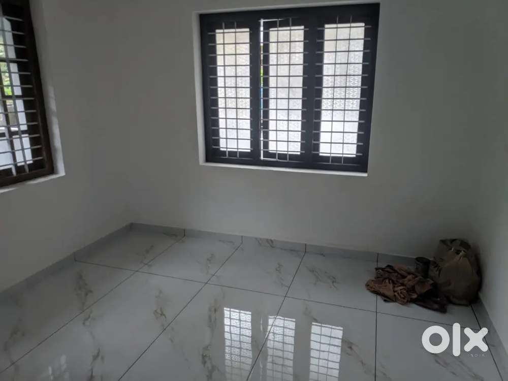 2 bhk apartment first floor for rent near eranhipalam