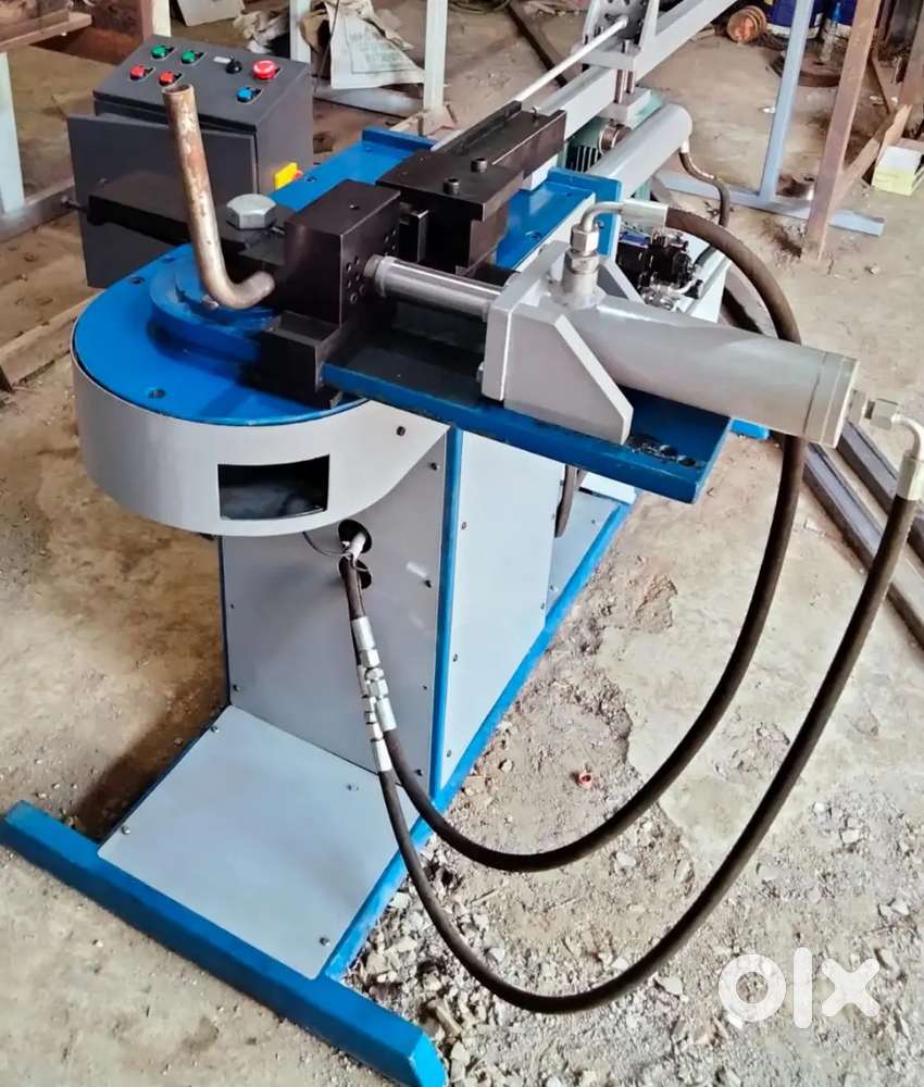 Tube bending machine