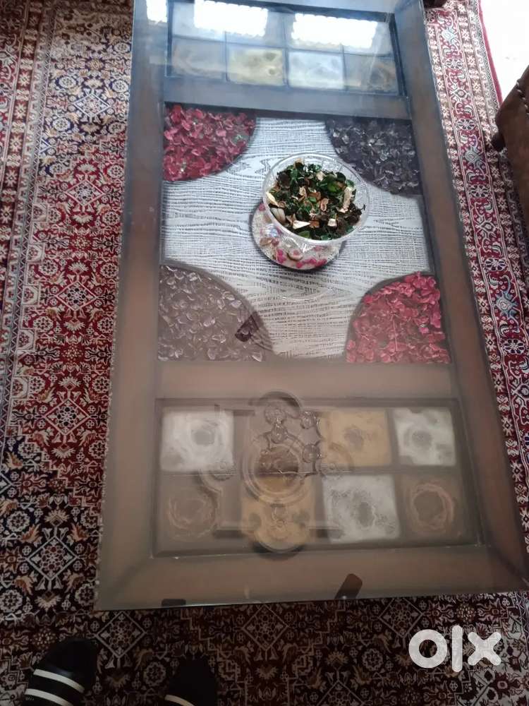 Sofa set and center table for sale