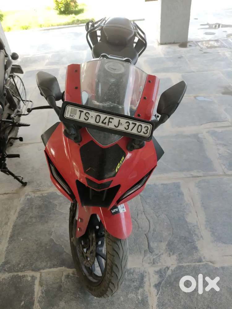 R15 V4 Metallic Red for sale Serious Buyers only 46 km/L