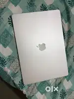Macbook Air M2 15” 256gb  internal storage 8gb ram