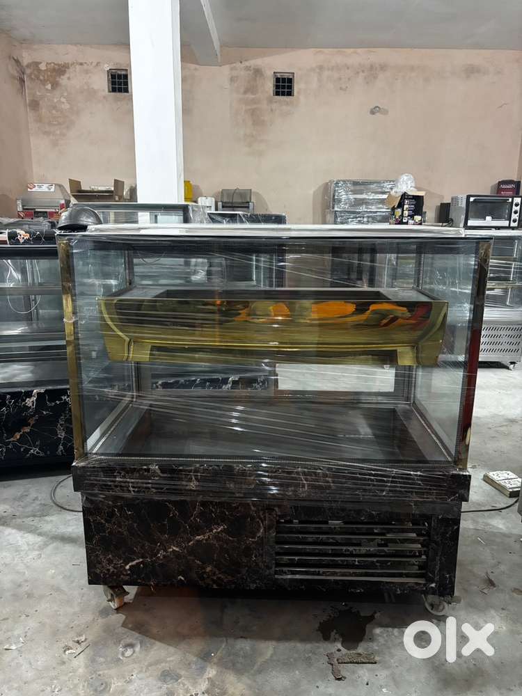 Sweet counter hot and cold