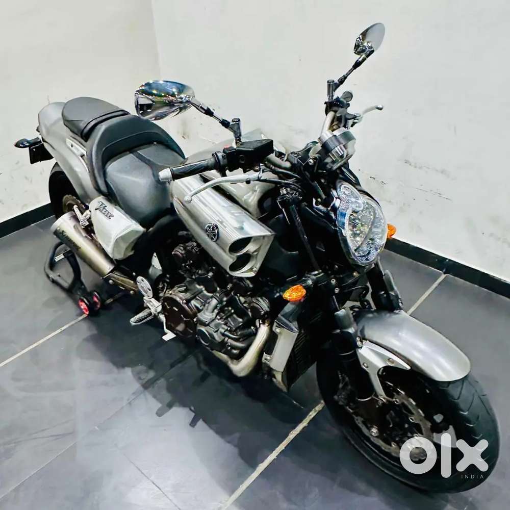 YAMAHA V-MAX