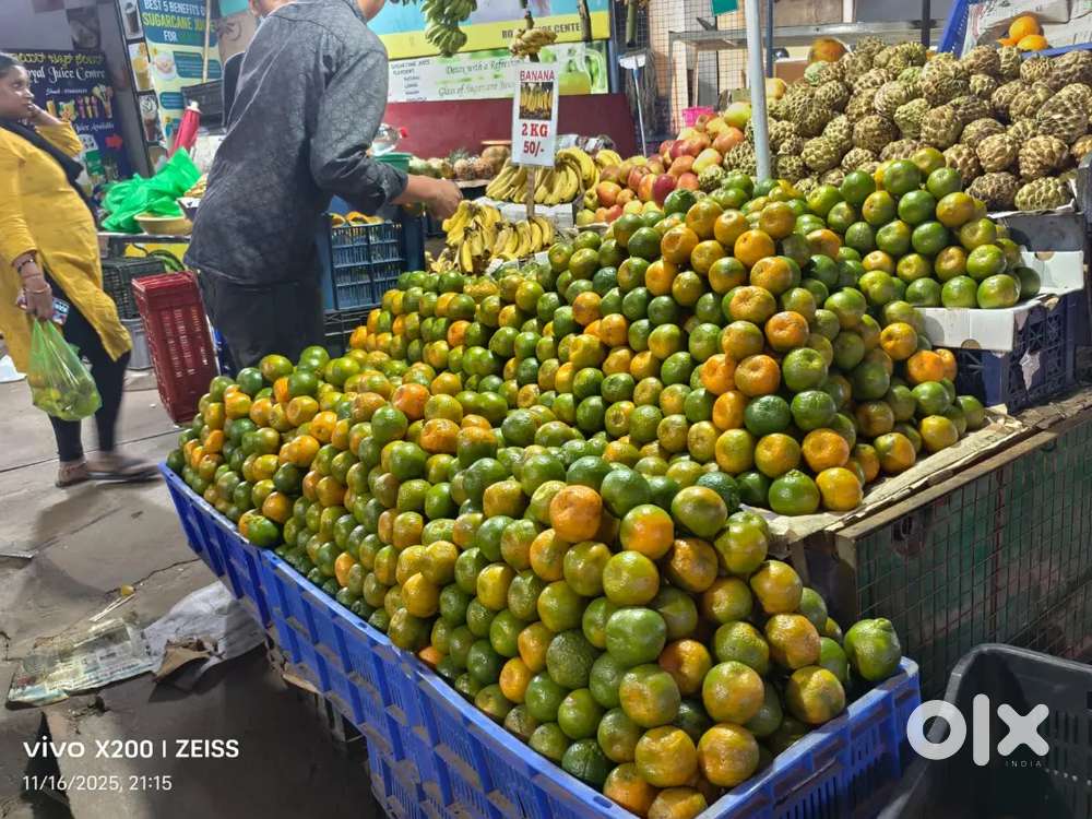 fruits seller merchant