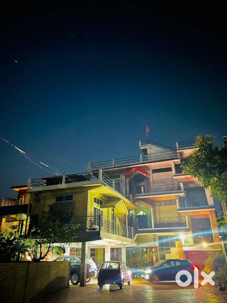 RENT HOUSE near MAIN ROAD