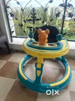 STAR AND DAISY baby walker
