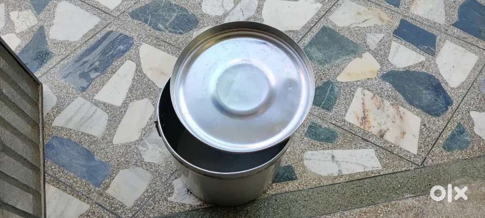 Heavy Aluminum Container with lid 28 litres