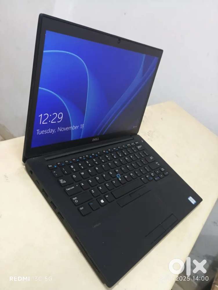 DELL i7 8GB RAM 256 SSD ( TOUCH SCREEN)