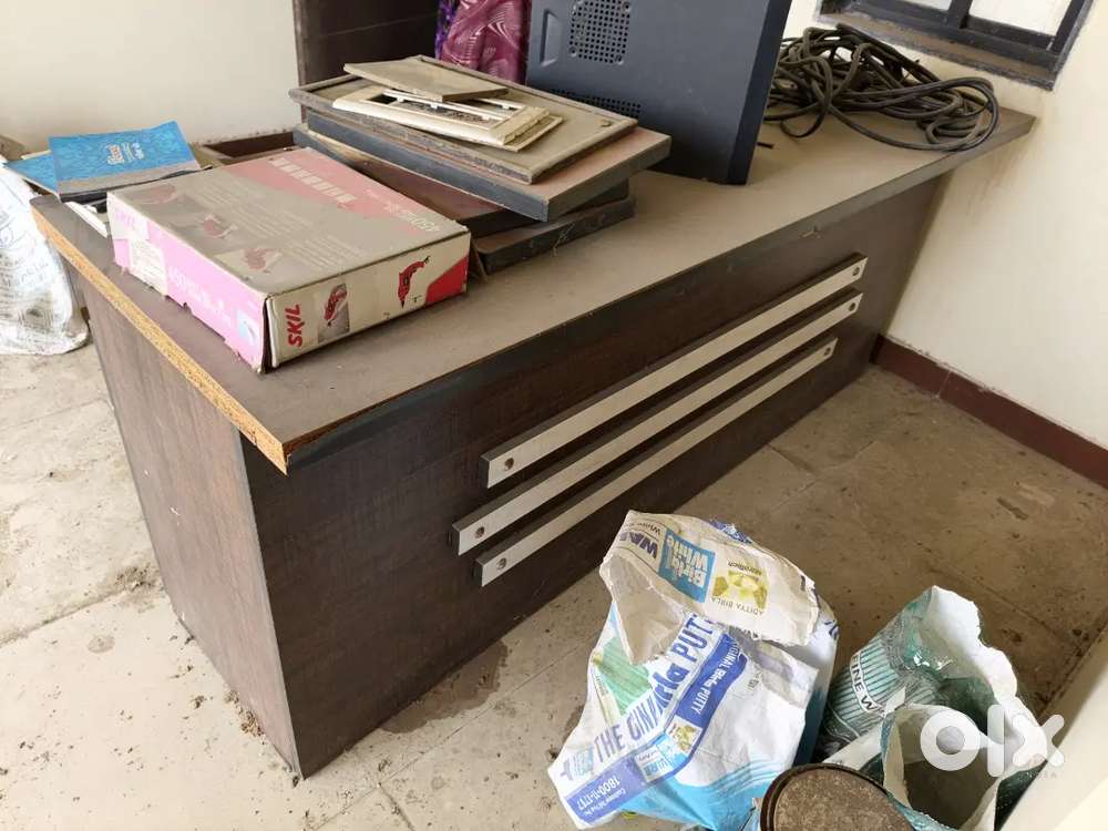Office table for sale