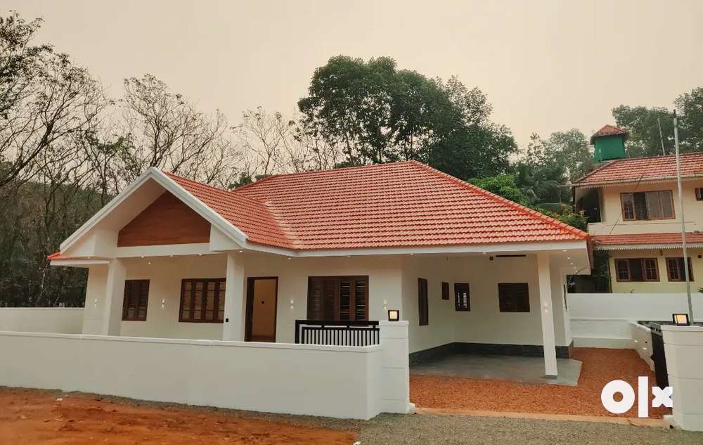 Luxurious Villa For Sale In Poovarany