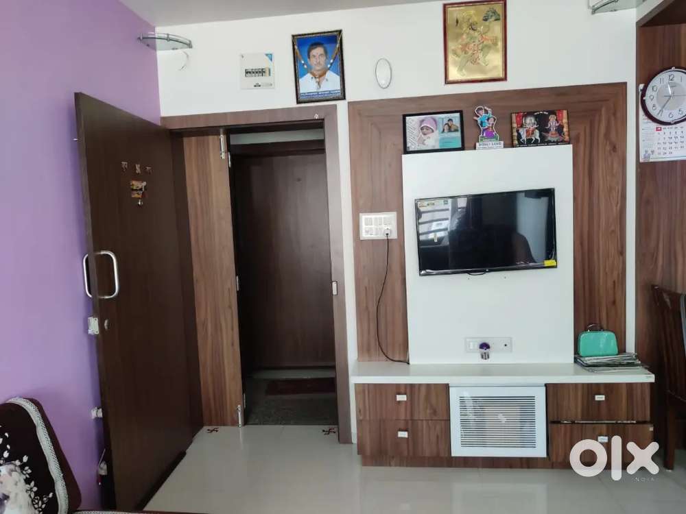 Beautiful 2 bhk full furnished flat near University Road