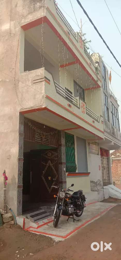 Makan kiraye par dena he , Girls, Army men,sarvisc men