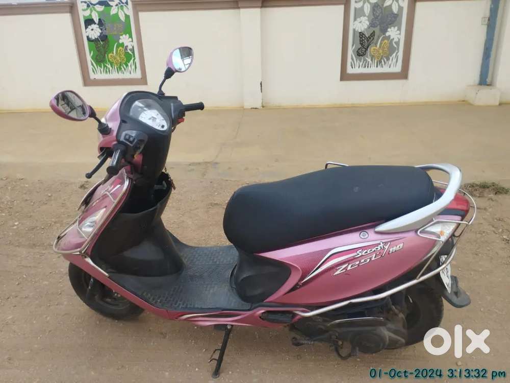 88831Single80688hand ladiesdrive. Less used.53500/-