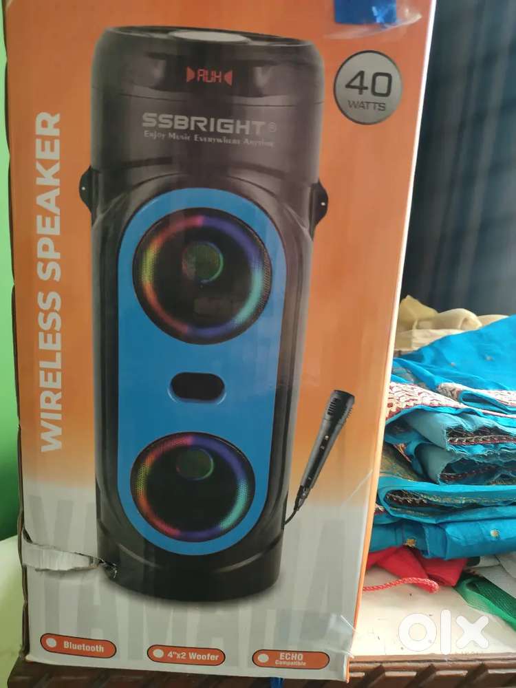 Yamaha Karoke speaker with mic