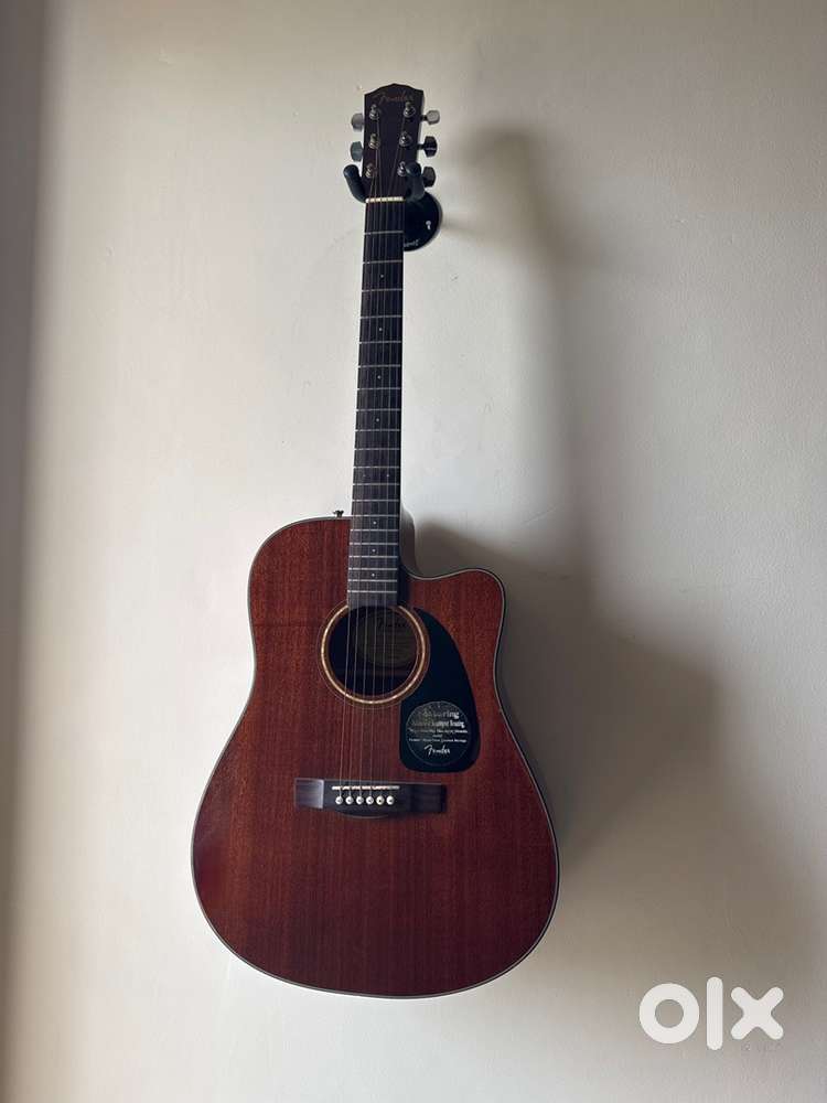 Fender CD 60 CE Guitar in excellent condition