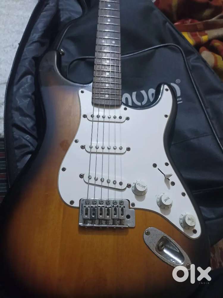 Electric guitar  New condition