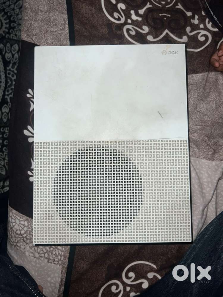 Xbox one s white colour