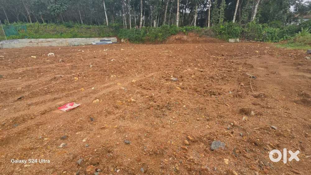 Land for sale in Ettumanoor - Thalayolaparambu main Highway