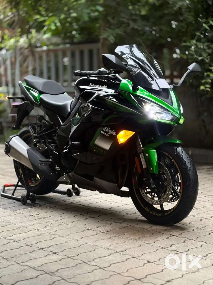 KAWASAKI NINJA 1000 SX ABS MH Passing